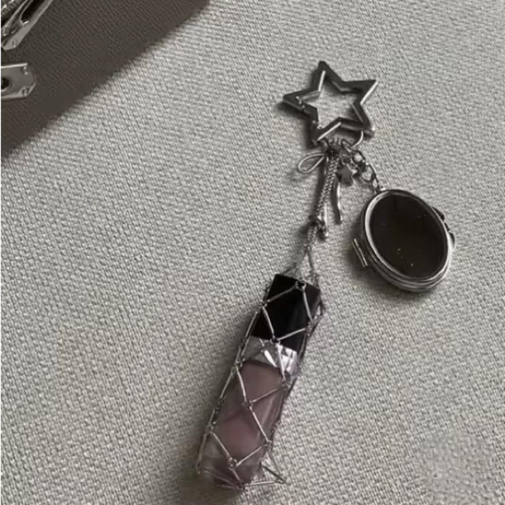 Silver Keychain Set - Picture 7 of 7